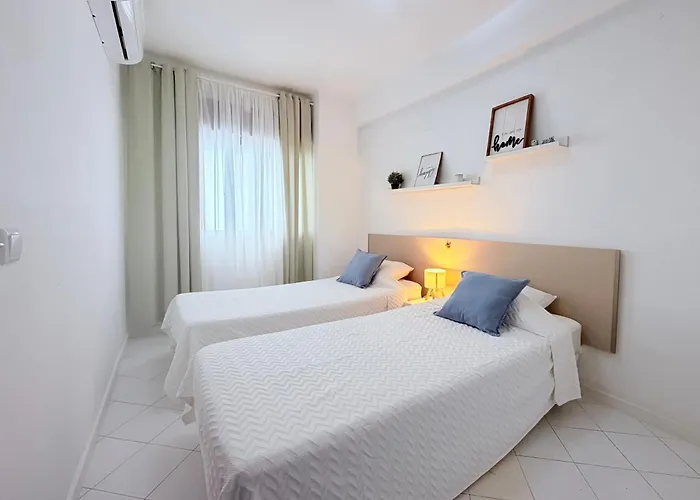 Center Old Town, 8ppl, 5min Fishermans Apartment