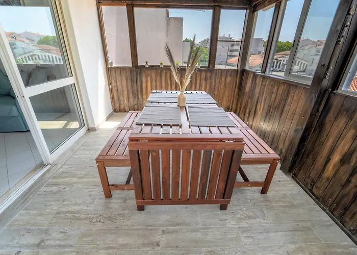 Center Old Town, 8ppl, 5min Fishermans Apartment Albufeira