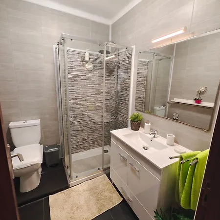 Center Old Town, 8ppl, 5min Fishermans Apartment Albufeira